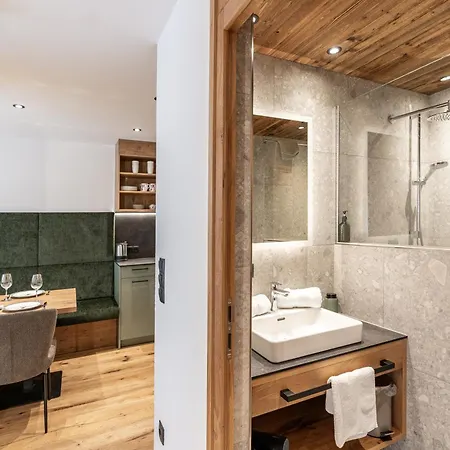 Appartementhaus Battisti 아파트호텔 장크트안톤암아를베르크